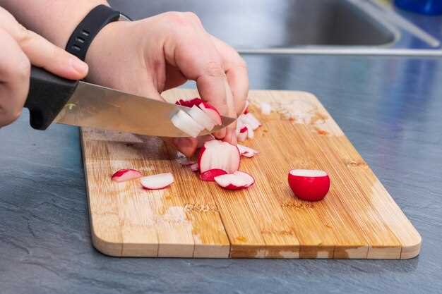 Общие методики нарезки лука: кубиками, полукольцами и их отличие