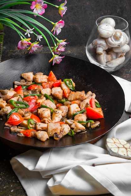 Процесс приготовления и подача куриных желудков по-азиатски