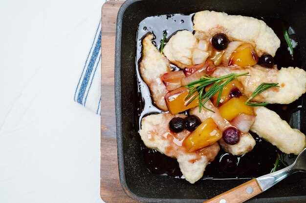 Куриные рулетики с начинкой из сыров и зелени