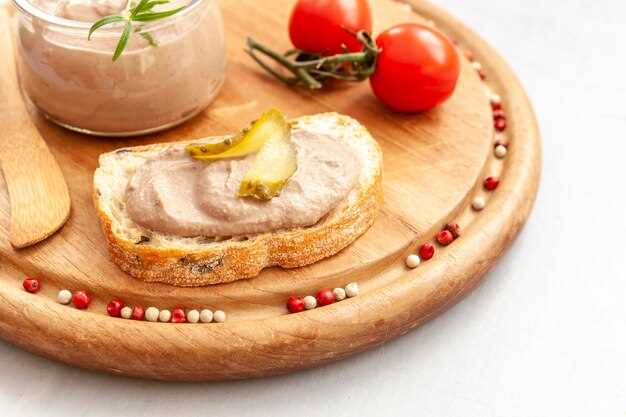 Тушеный картофель с печенью трески и морковью