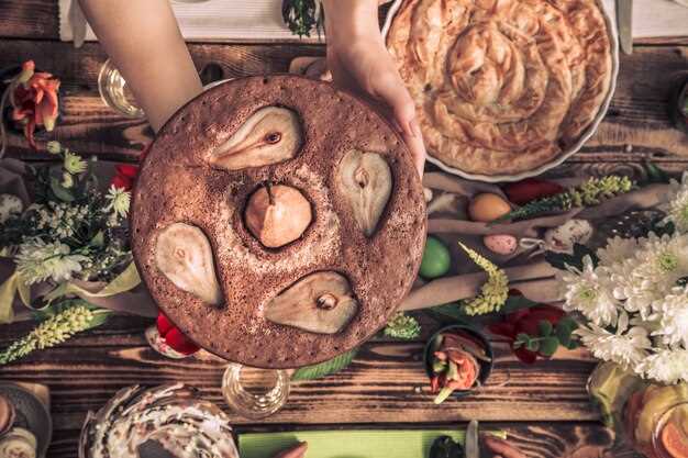 Бисквитный торт на шампанском с кремом и ягодами