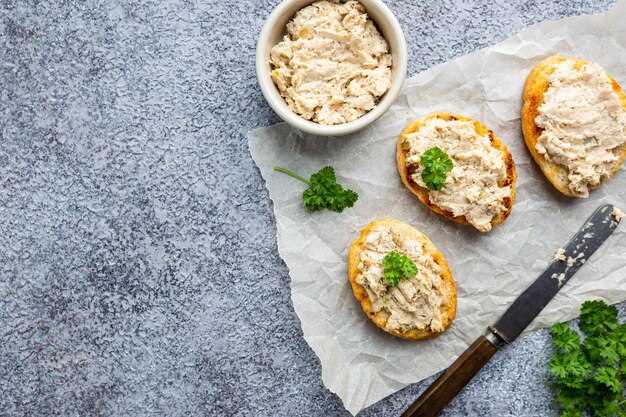 Что добавить в намазку для насыщенного вкуса: специи и зелень