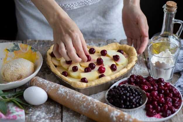 Сборка и выпекание пирога с вареньем