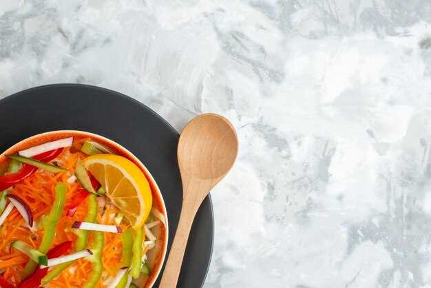 Быстрый и сытный завтрак: омлет с овощами и сыром