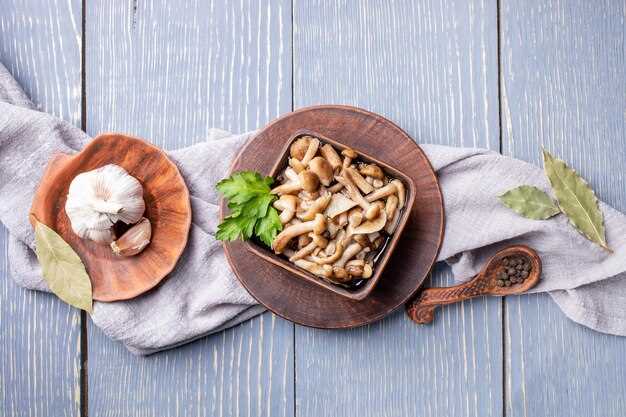 Жареные вешенки с луком и специями