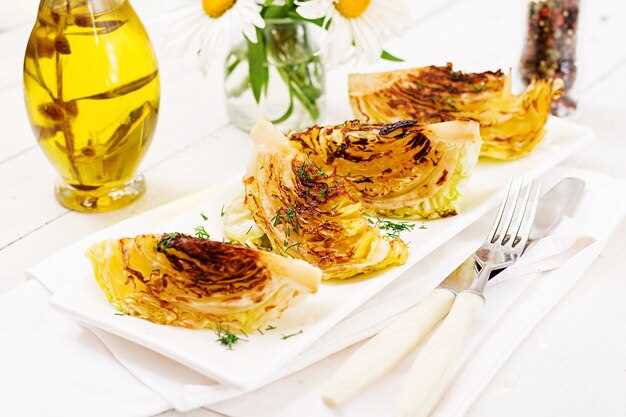 Для максимальной яркости вкуса используйте свежие, плотные виды белого изделия с мягкой корочкой, подготовленные однородно и равномерно. Оптимальный варианта – выбор хлеба с небольшим содержанием зерен, чтобы он хорошо держал форму и не рассыпался при обработке.