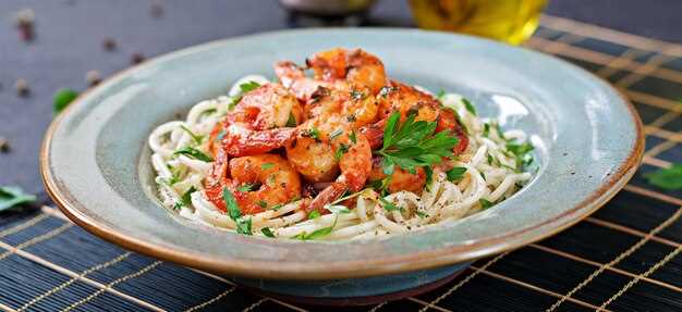 Рецепт быстрого и вкусного блюда с креветками и макаронами