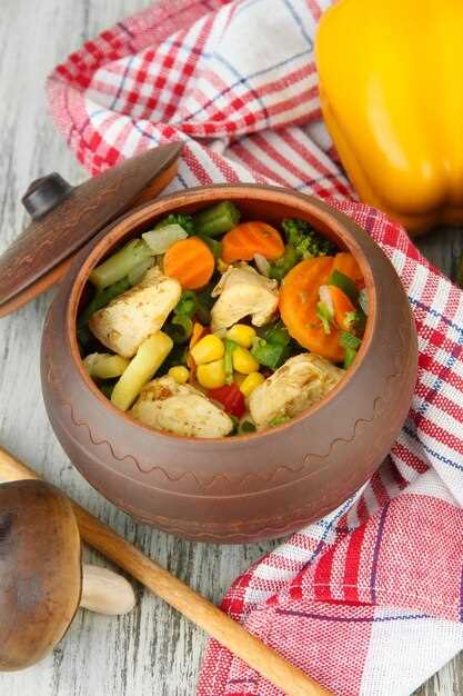 Пошаговый рецепт тушеной капусты с картошкой и мясом в казане с томатной пастой