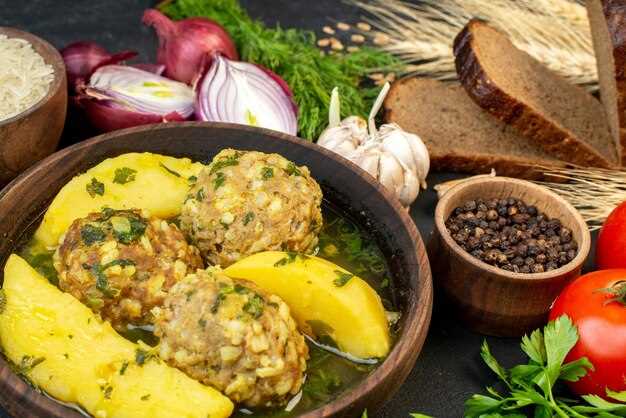Простой рецепт ленивых голубцов с капустой рисом и фаршем для повседневного меню